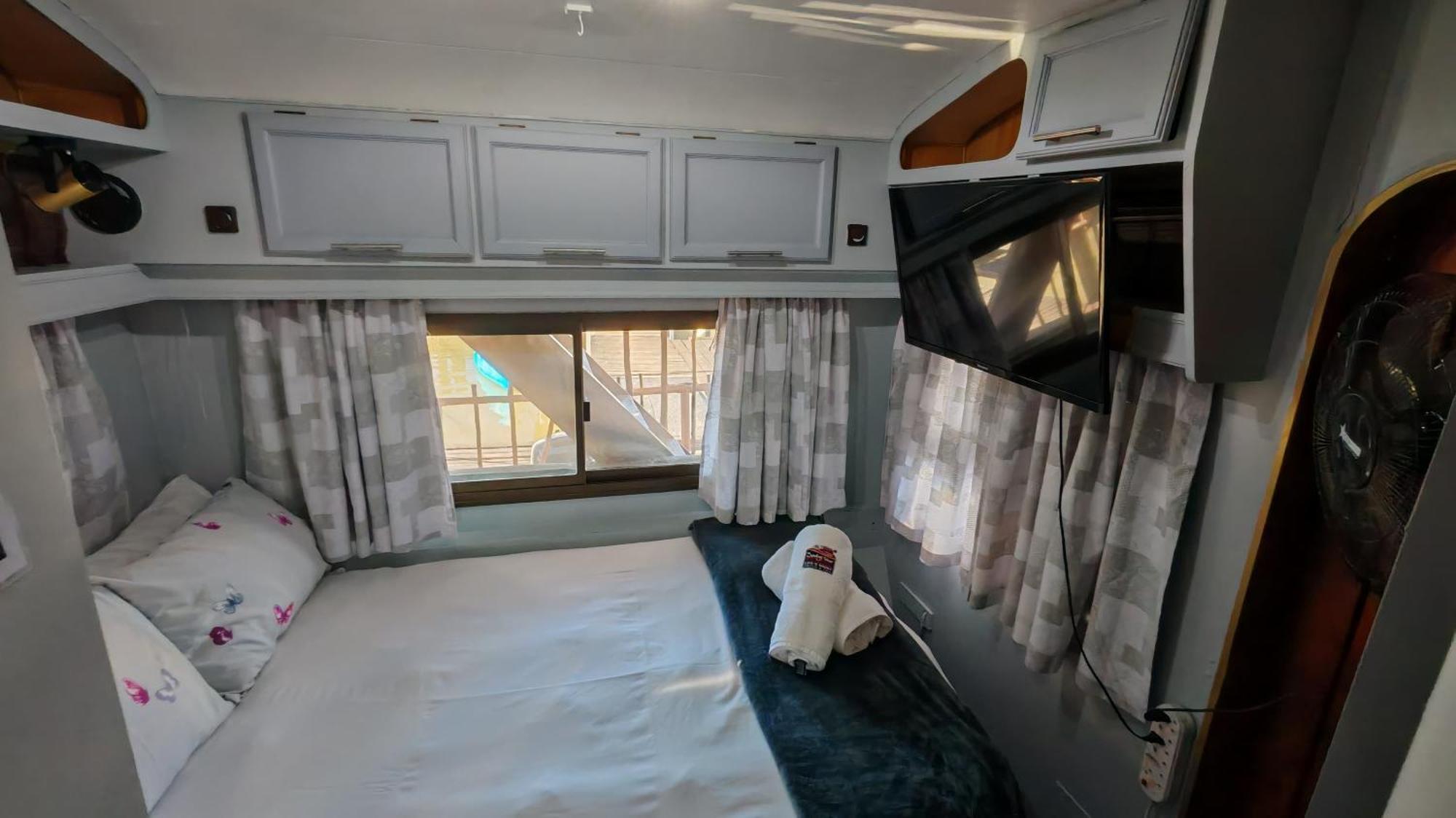 Maggie May House Boat - Colchester - 5Km From Elephant Park ภายนอก รูปภาพ