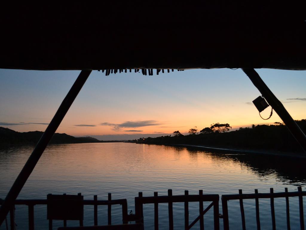 Maggie May House Boat - Colchester - 5Km From Elephant Park ภายนอก รูปภาพ